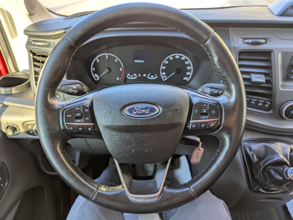 MIDCar coches ocasión Madrid Ford Transit 2.0Tdci L3H2 Van Trend FWD furgón Delantera Nacional IVA y Garantía Inc
