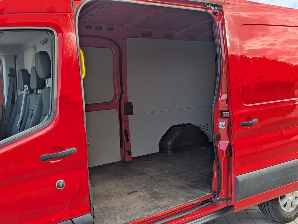 MIDCar coches ocasión Madrid Ford Transit 2.0Tdci L3H2 Van Trend FWD furgón Delantera Nacional IVA y Garantía Inc