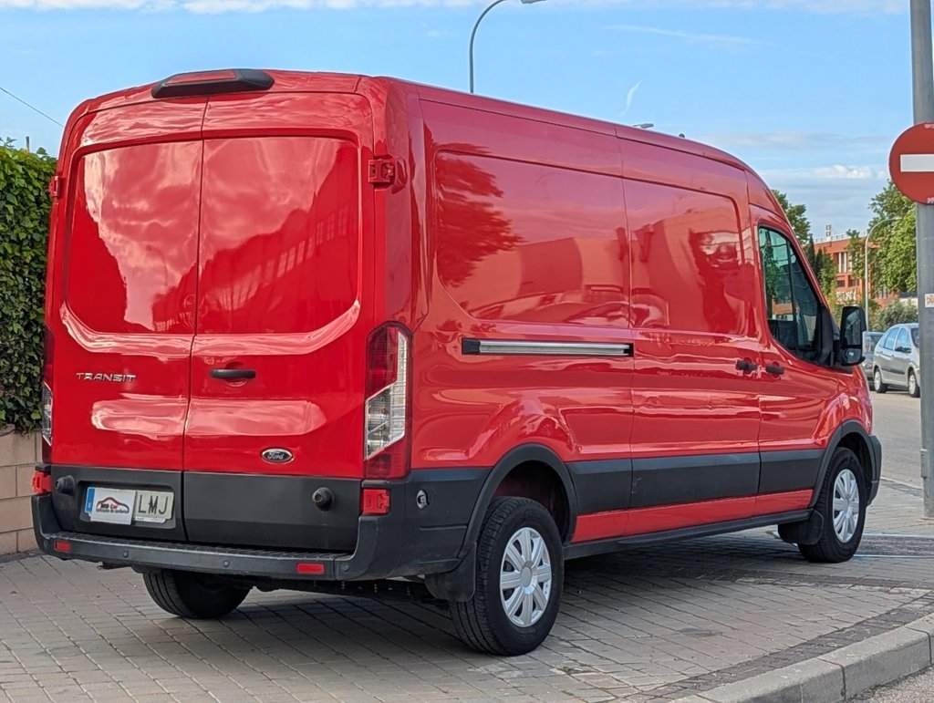 MIDCar coches ocasión Madrid Ford Transit 2.0Tdci L3H2 Van Trend FWD furgón Delantera Nacional IVA y Garantía Inc