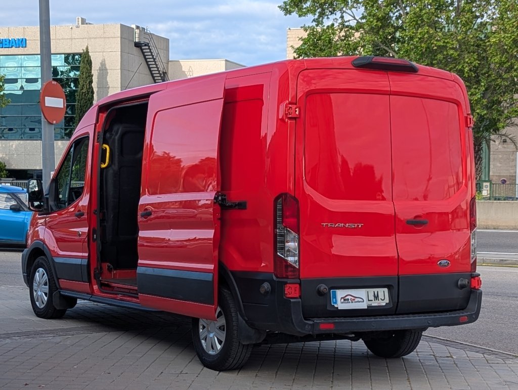 MIDCar coches ocasión Madrid Ford Transit 2.0Tdci L3H2 Van Trend FWD furgón Delantera Nacional IVA y Garantía Inc