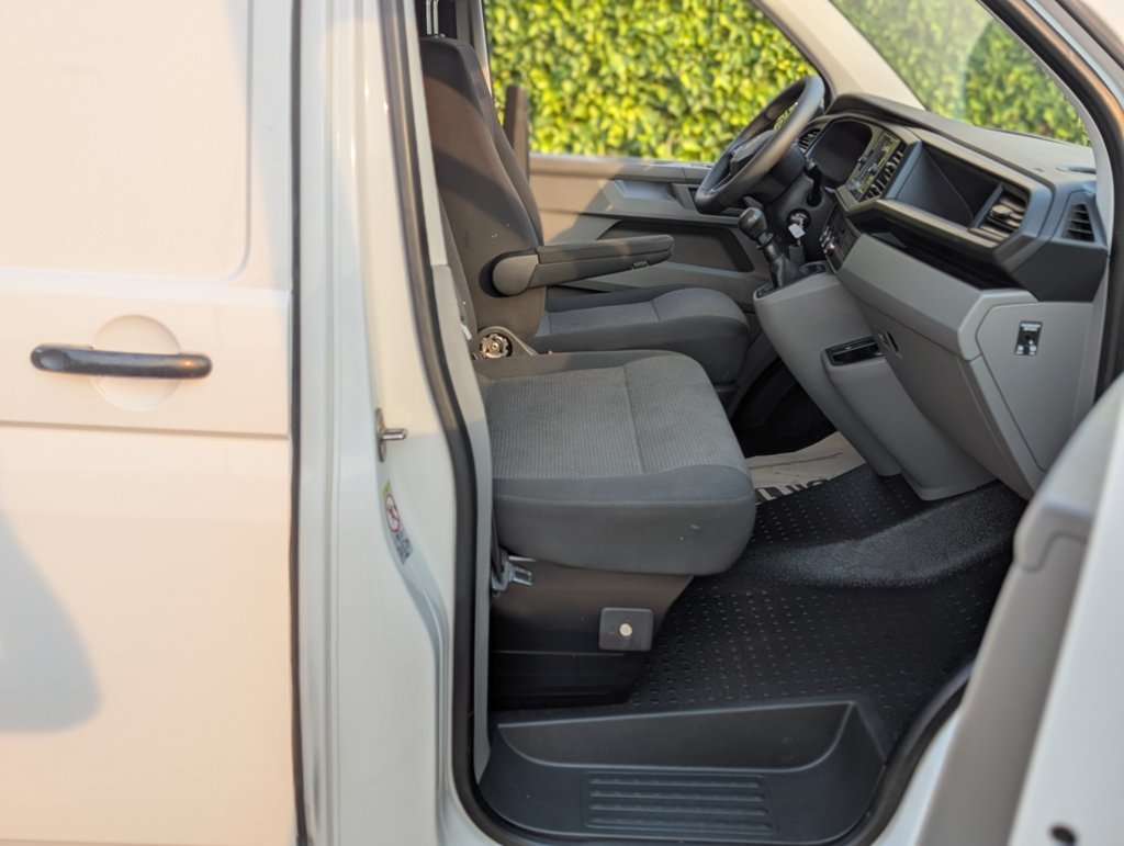 MIDCar coches ocasión Madrid Volkswagen Transporter Pro 2.0TDI 110Cv BMT Furgón Etiqueta C IVA y Garantía Incl