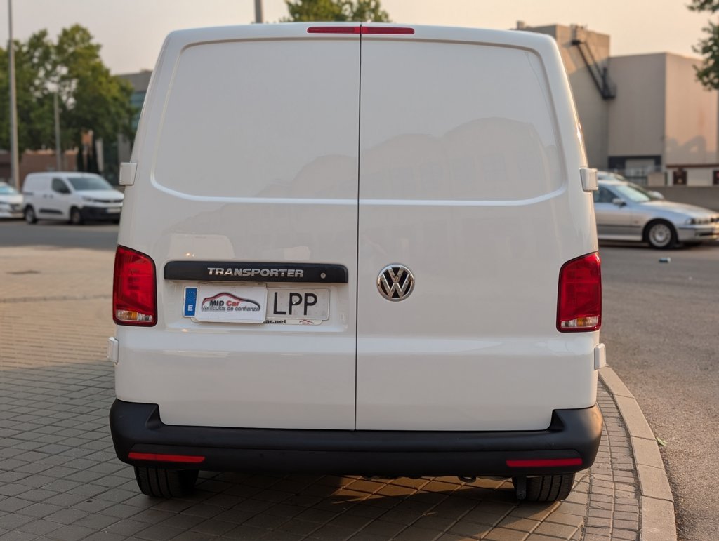 MIDCar coches ocasión Madrid Volkswagen Transporter Pro 2.0TDI 110Cv BMT Furgón Etiqueta C IVA y Garantía Incl