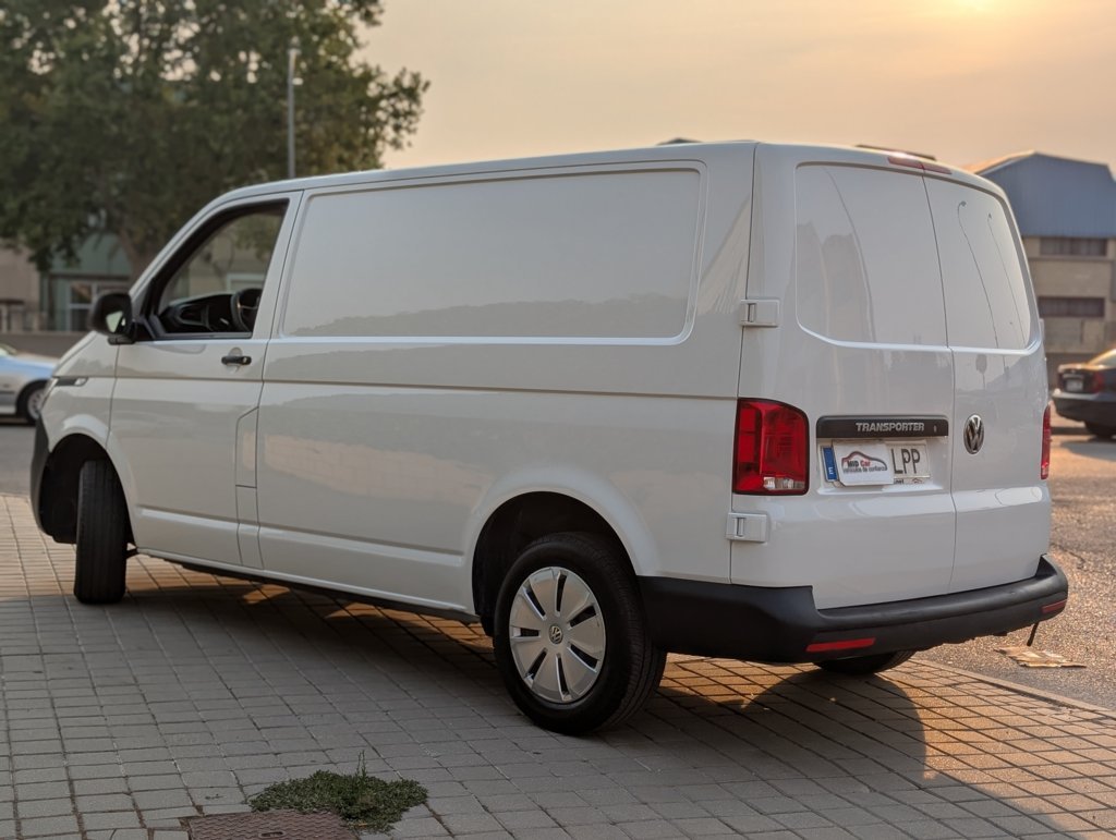 MIDCar coches ocasión Madrid Volkswagen Transporter Pro 2.0TDI 110Cv BMT Furgón Etiqueta C IVA y Garantía Incl