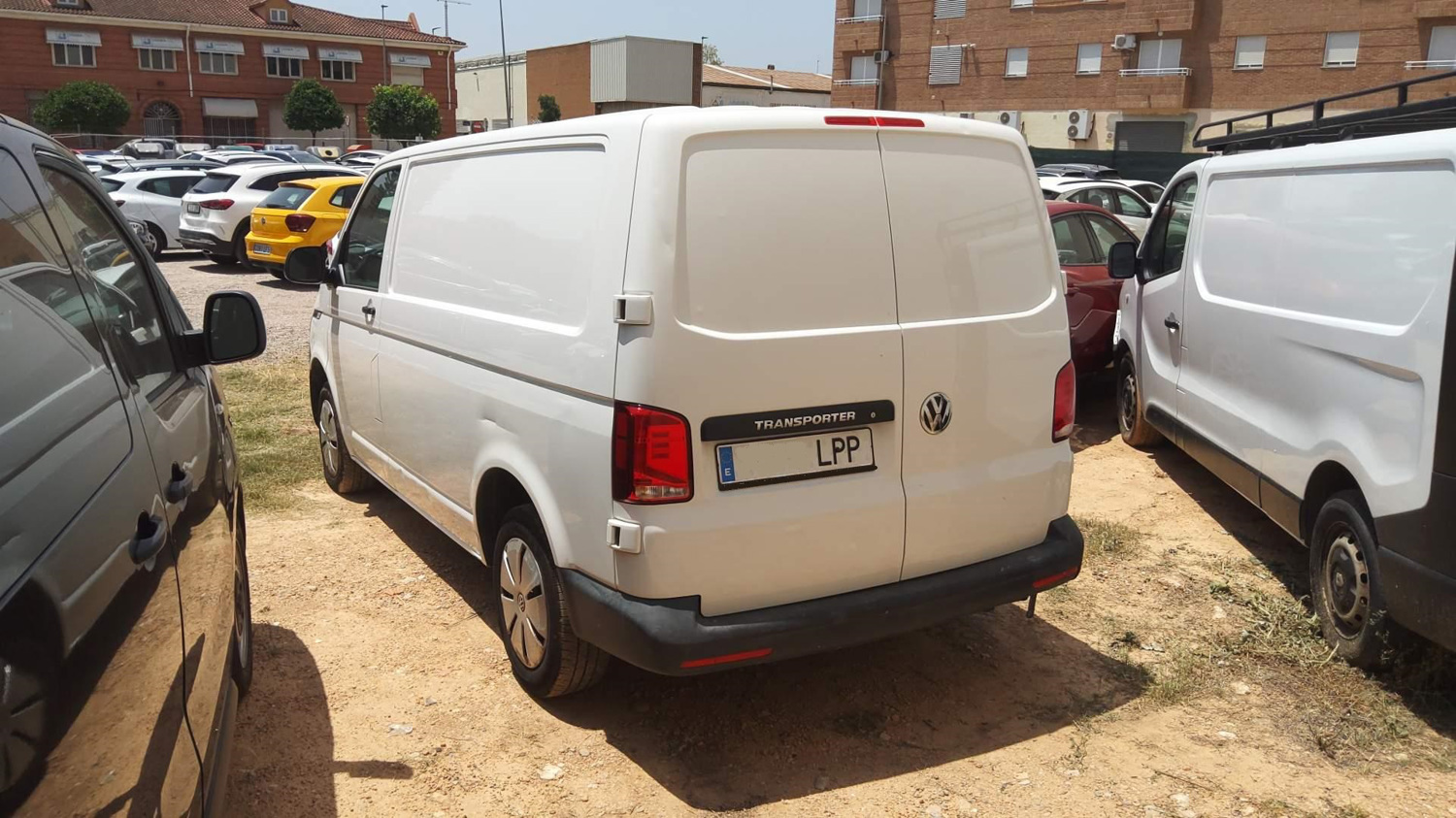 MIDCar coches ocasión Madrid Volkswagen Transporter Pro 2.0TDI 110Cv BMT Furgón Etiqueta C IVA y Garantía Incl