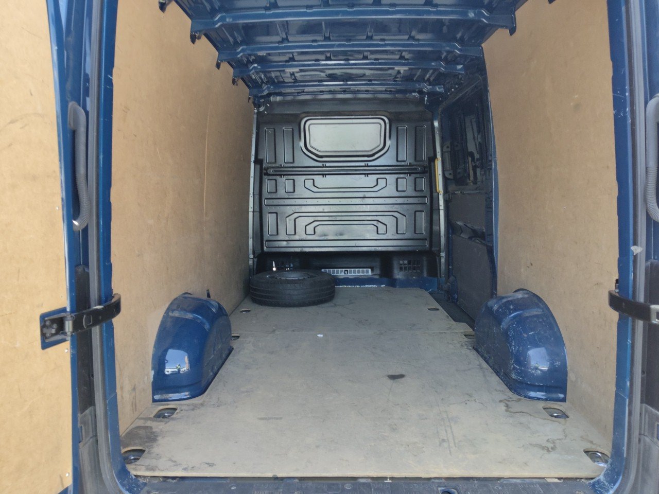 MIDCar coches ocasión Madrid Volkswagen Crafter 30 Furgon BM TN L3H2 2.0TDI