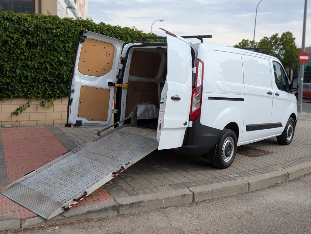 MIDCar coches ocasión Madrid Ford Transit Custom 2.0 TDCI  300, Tracción delantera, Etiqueta medioambiental C, con trampilla