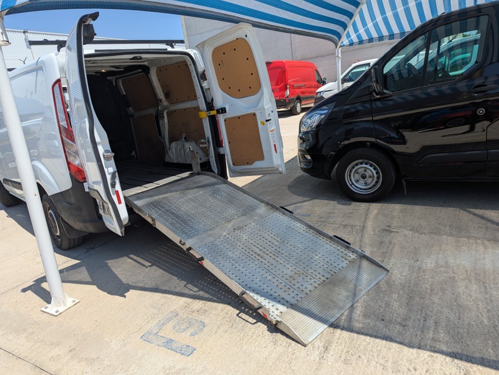 MIDCar coches ocasión Madrid Ford Transit Custom 2.0 TDCI  300, Tracción delantera, Etiqueta medioambiental C, con trampilla