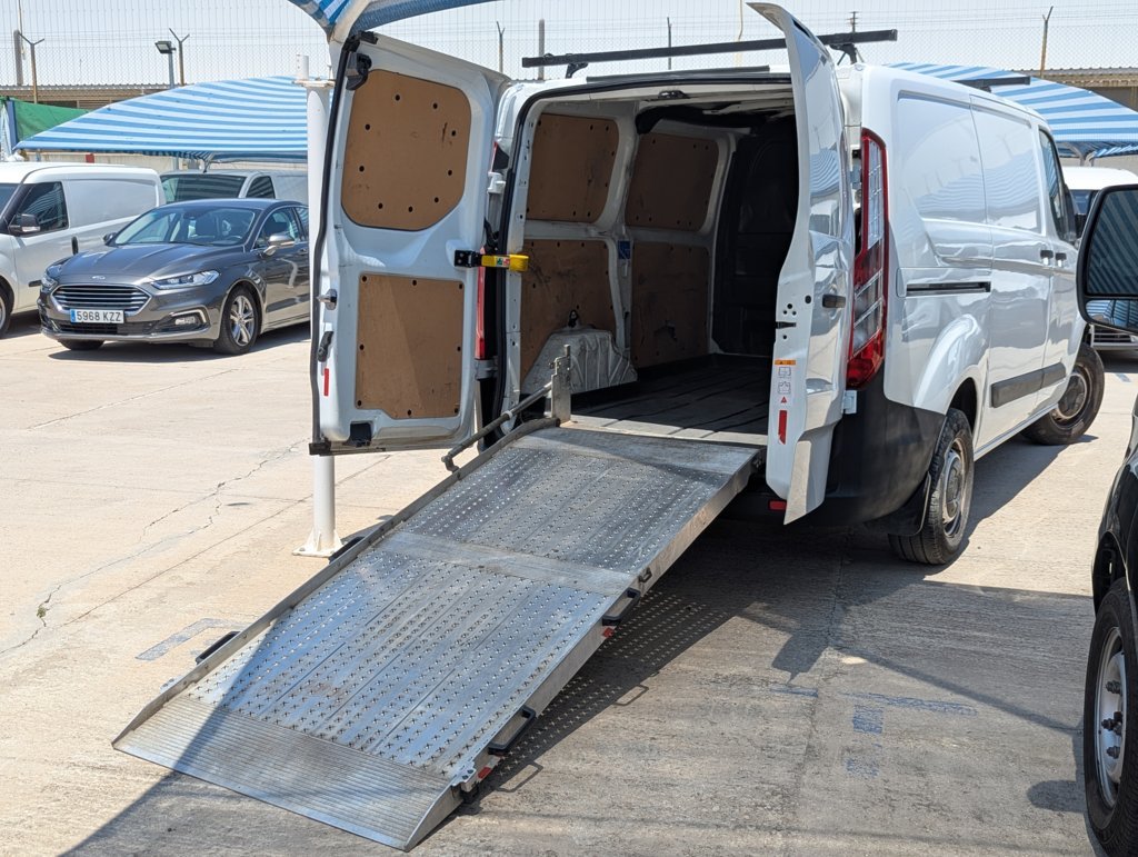 MIDCar coches ocasión Madrid Ford Transit Custom 2.0 TDCI  300, Tracción delantera, Etiqueta medioambiental C, con trampilla