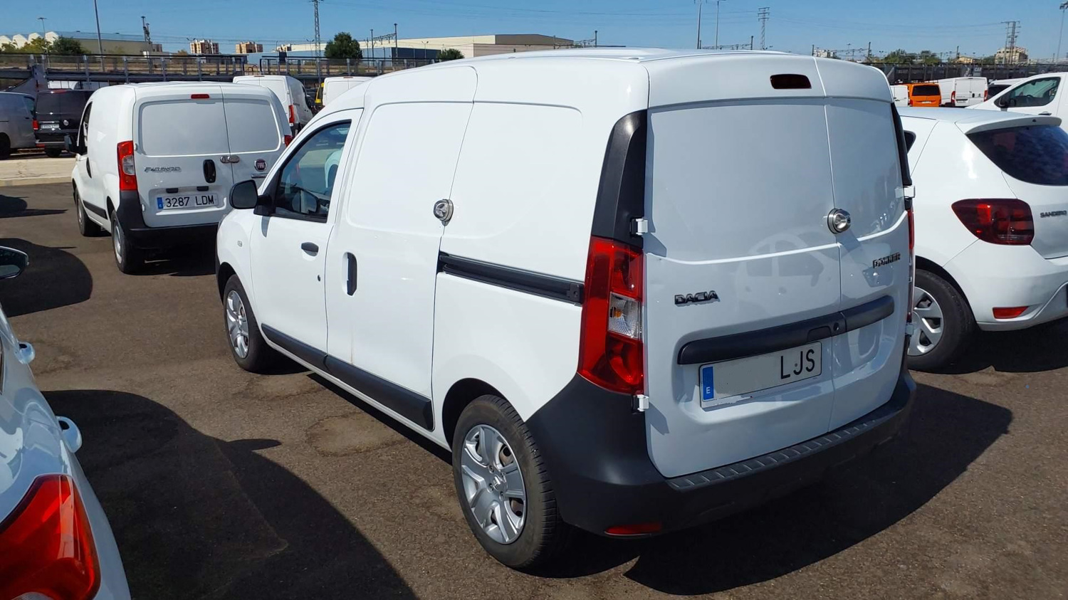 MIDCar coches ocasión Madrid Dacia Dokker Van Essential 1.6 110Cv GLP  Híbrido Etiqueta ECO Doble Puerta lateral IVA Incl