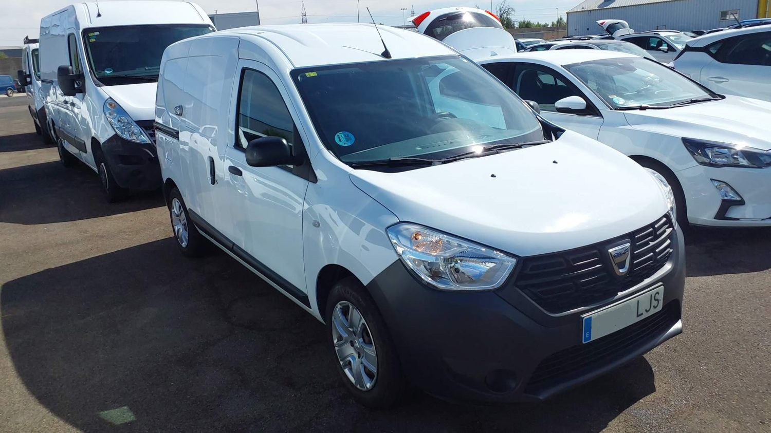 MIDCar coches ocasión Madrid Dacia Dokker Van Essential 1.6 110Cv GLP  Híbrido Etiqueta ECO Doble Puerta lateral IVA Incl