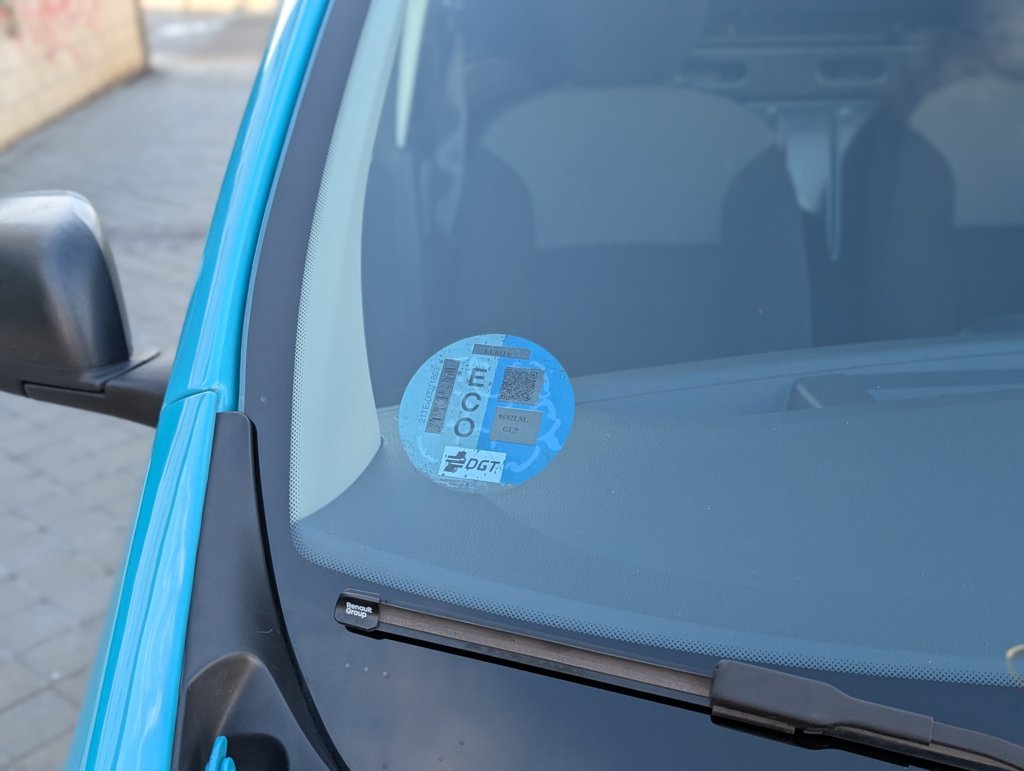 MIDCar coches ocasión Madrid Dacia Dokker Van Essential 1.6 110Cv GLP Híbrido ECO