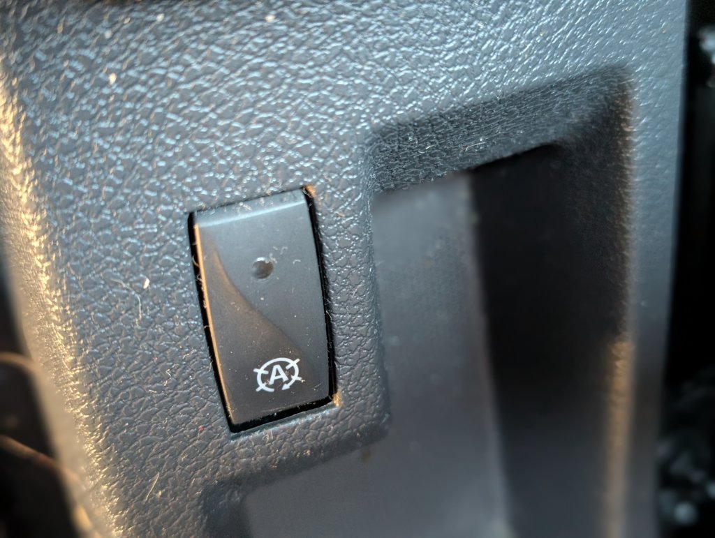 MIDCar coches ocasión Madrid Dacia Dokker Van Essential 1.6 110Cv GLP Híbrido ECO