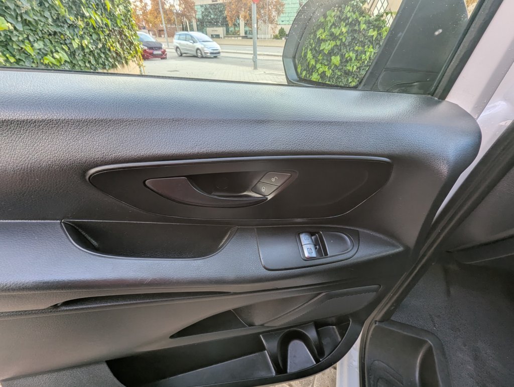 MIDCar coches ocasión Madrid Mercedes Vito 114 2.0CDI AT 136Cv  Furgón Pro compacta furgón 4x4 4P Automática