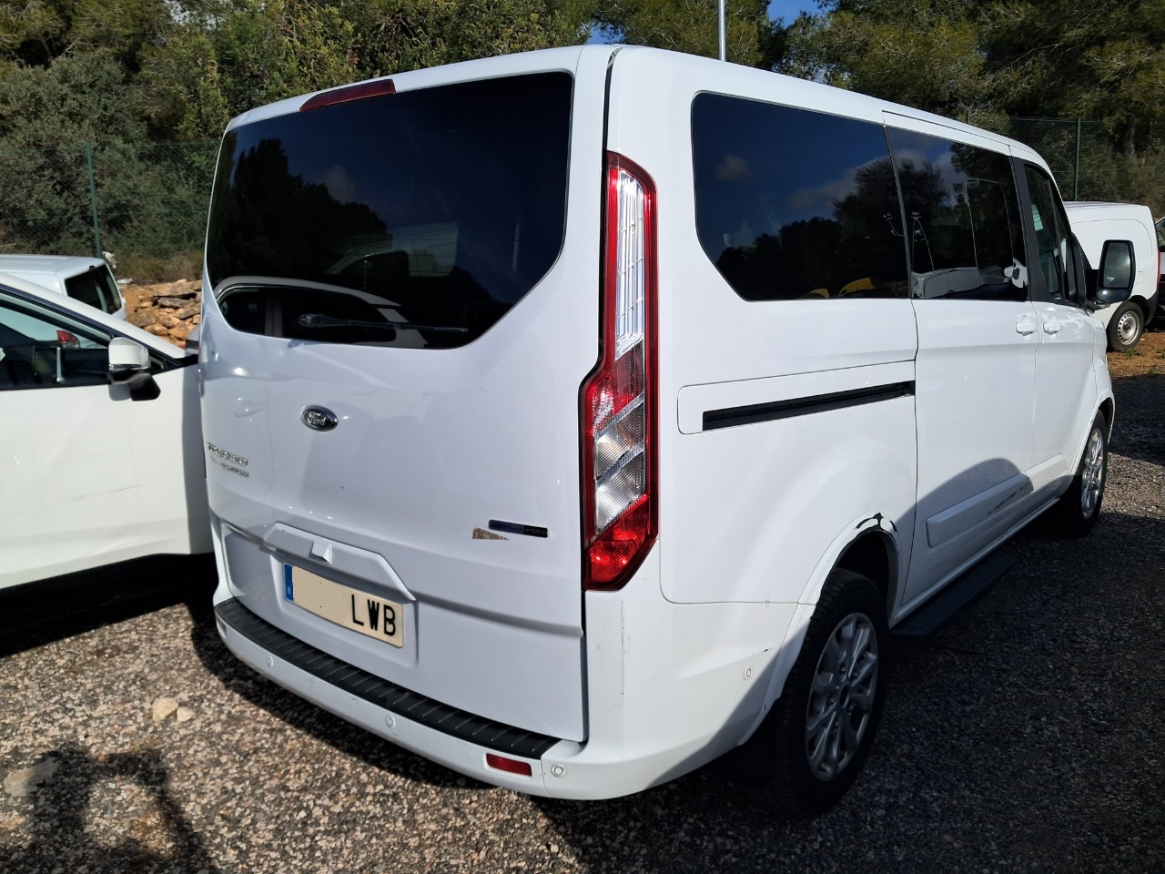 MIDCar coches ocasión Madrid Ford Tourneo Custom  2.0EcoBlue 185Cv Hybrid MHEV Titanium 8 Plazas Etiqueta medioambiental ECO IVA Garantía Incl