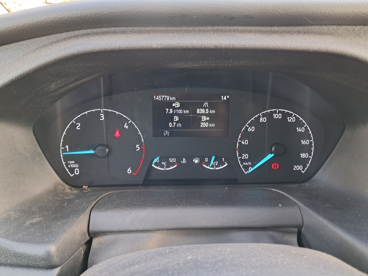 MIDCar coches ocasión Madrid Ford Tourneo Custom  2.0EcoBlue 185Cv Hybrid MHEV Titanium 8 Plazas Etiqueta medioambiental ECO IVA Garantía Incl