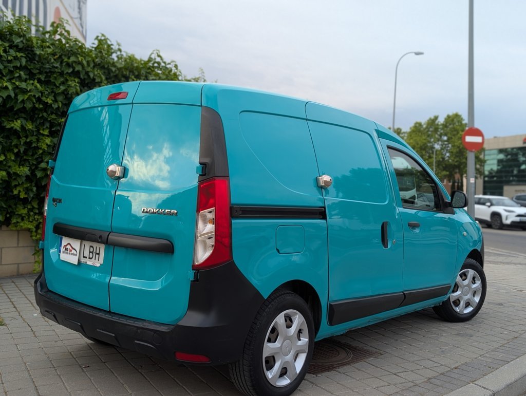 MIDCar coches ocasión Madrid Dacia Dokker Van Essential 1.6 110Cv GLP Híbrido IVA y Garantía Incl Nacional