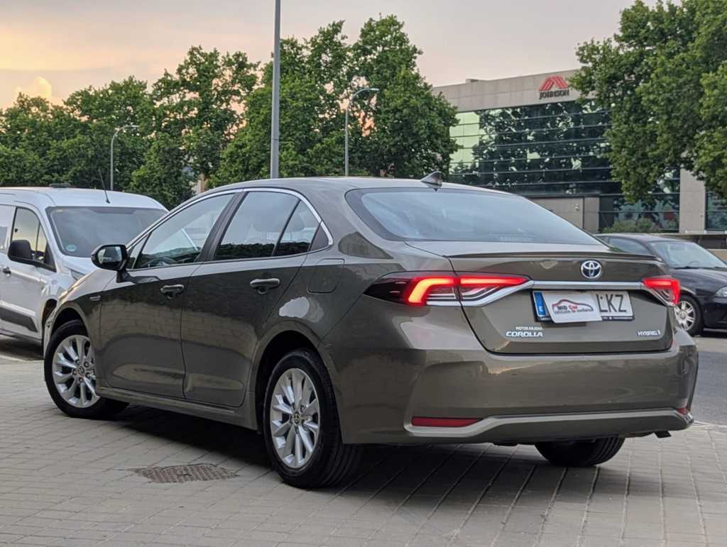 MIDCar coches ocasión Madrid Toyota Corolla 1.8 125H Hybrid Active TECH E-CVT Sedan