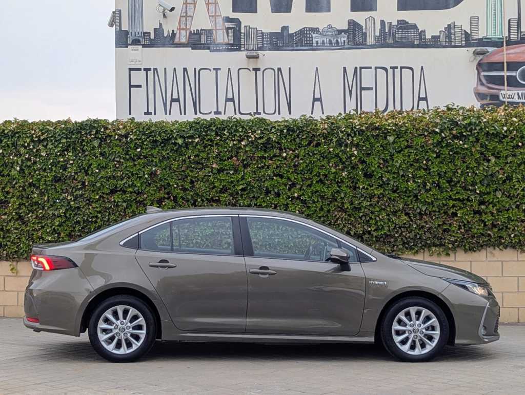 MIDCar coches ocasión Madrid Toyota Corolla 1.8 125H Hybrid Active TECH E-CVT Sedan