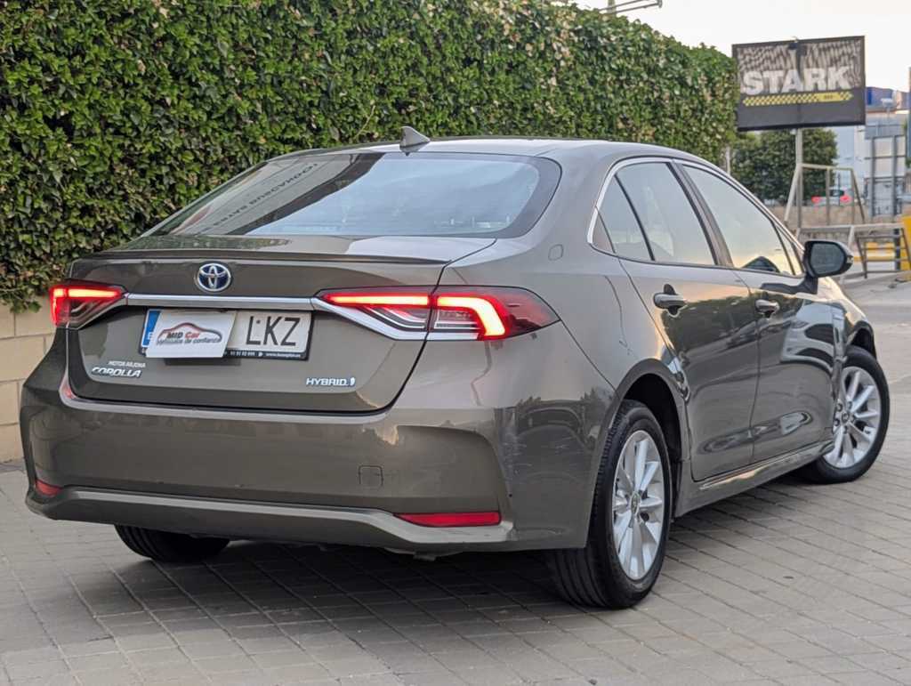 MIDCar coches ocasión Madrid Toyota Corolla 1.8 125H Hybrid Active TECH E-CVT Sedan