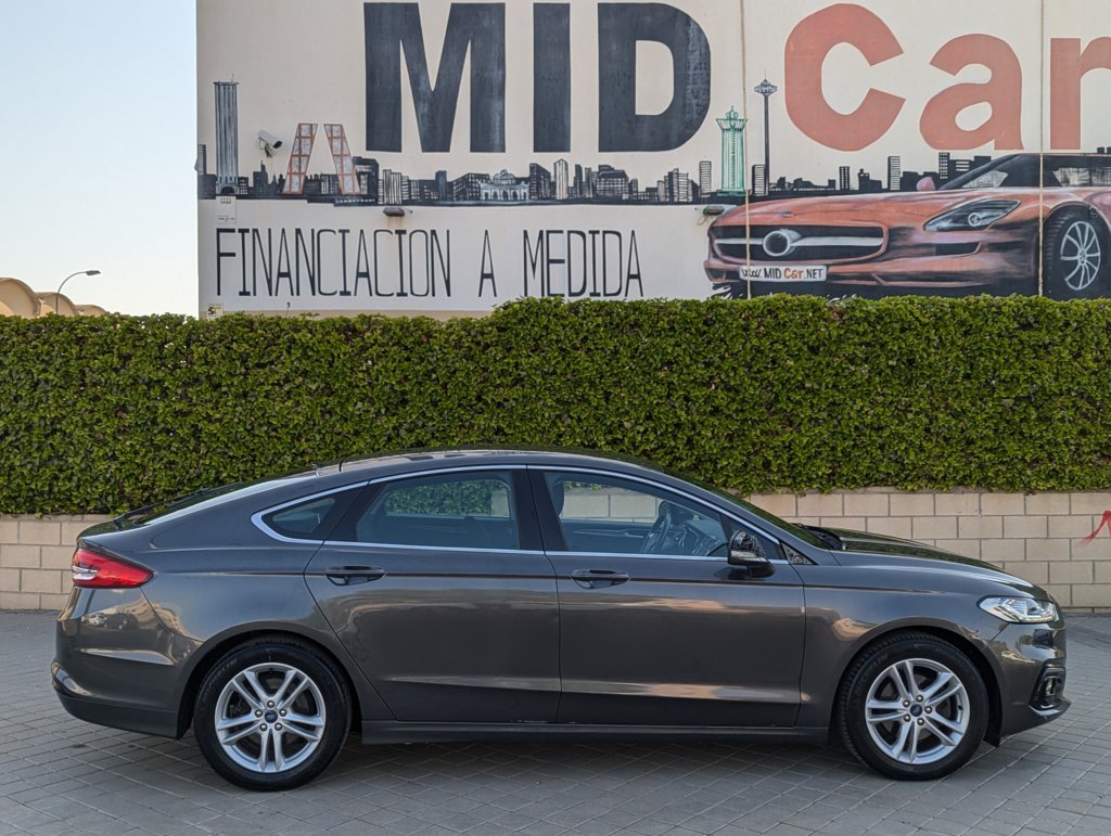 MIDCar coches ocasión Madrid Ford Mondeo Gasolina y GLP Titanium 165 Cv Etiqueta medioambiental ECO,