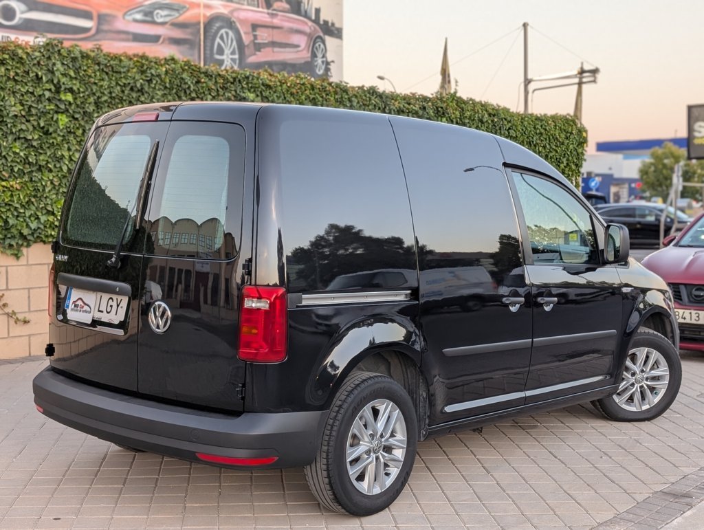 MIDCar coches ocasión Madrid Volkswagen Caddy Profesional 2.0Tdi  BMT 4 Puertas 100Cv