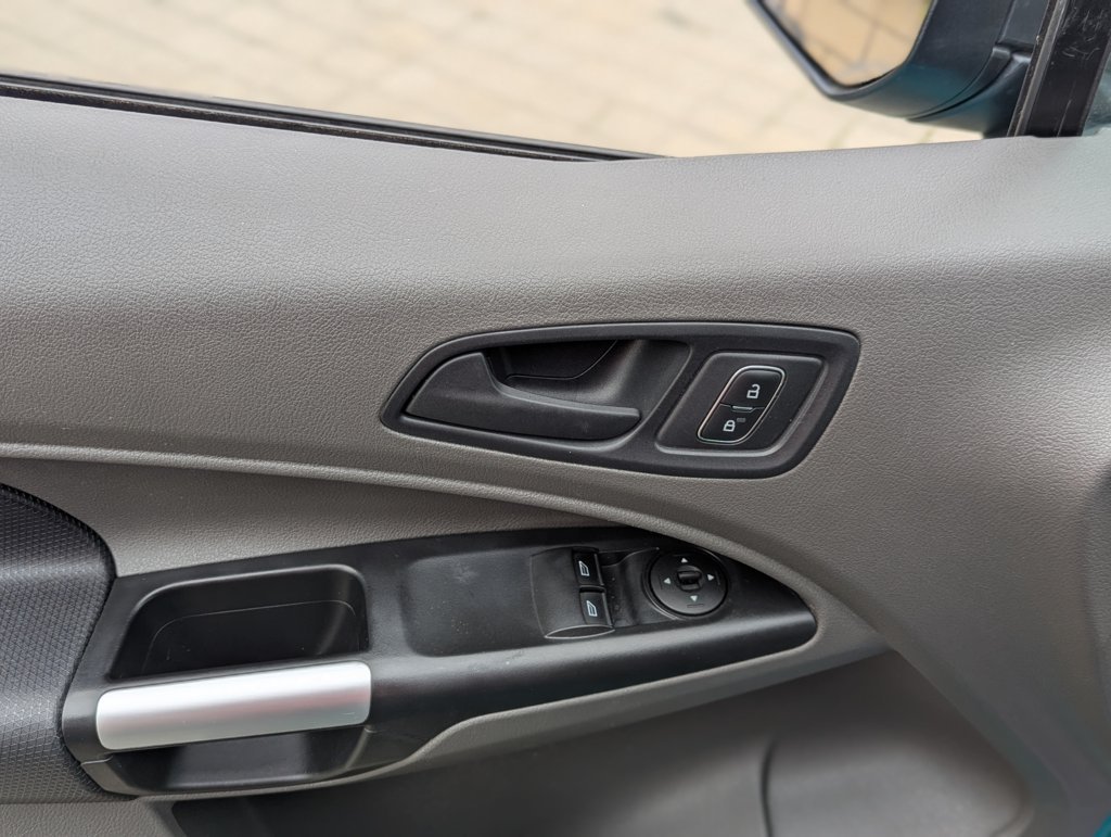 MIDCar coches ocasión Madrid Ford Transit Connect Van 1.5EcoBlue  Trend 210  S&S Trend L2,  6 Vel Etiqueta C IVA y garantía Incl