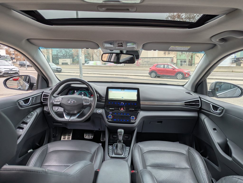 MIDCar coches ocasión Madrid HYUNDAI  iONIQ 1.6 GDI HEV Style DT Hybrido Techo corredizo  (Eléctrico, Gasolina)  Etiqueta Eco