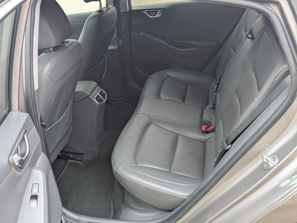 MIDCar coches ocasión Madrid HYUNDAI  iONIQ 1.6 GDI HEV Style DT Hybrido Techo corredizo  (Eléctrico, Gasolina)  Etiqueta Eco