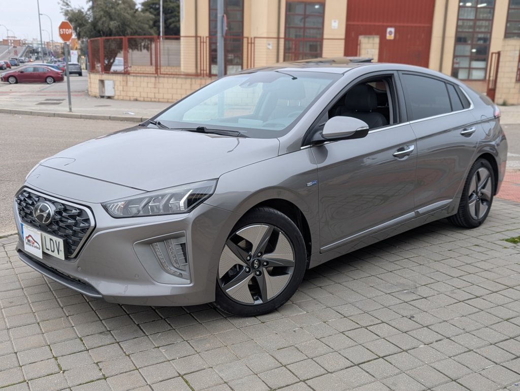 MIDCar coches ocasión Madrid HYUNDAI  iONIQ 1.6 GDI HEV Style DT Hybrido Techo corredizo  (Eléctrico, Gasolina)  Etiqueta Eco