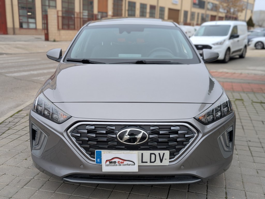MIDCar coches ocasión Madrid HYUNDAI  iONIQ 1.6 GDI HEV Style DT Hybrido Techo corredizo  (Eléctrico, Gasolina)  Etiqueta Eco