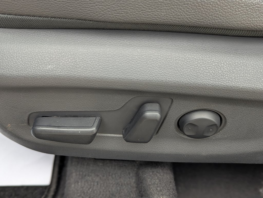 MIDCar coches ocasión Madrid HYUNDAI  iONIQ 1.6 GDI HEV Style DT Hybrido Techo corredizo  (Eléctrico, Gasolina)  Etiqueta Eco