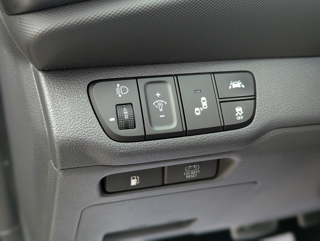 MIDCar coches ocasión Madrid HYUNDAI  iONIQ 1.6 GDI HEV Style DT Hybrido Techo corredizo  (Eléctrico, Gasolina)  Etiqueta Eco