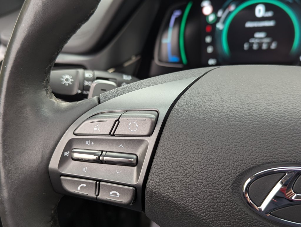 MIDCar coches ocasión Madrid HYUNDAI  iONIQ 1.6 GDI HEV Style DT Hybrido Techo corredizo  (Eléctrico, Gasolina)  Etiqueta Eco