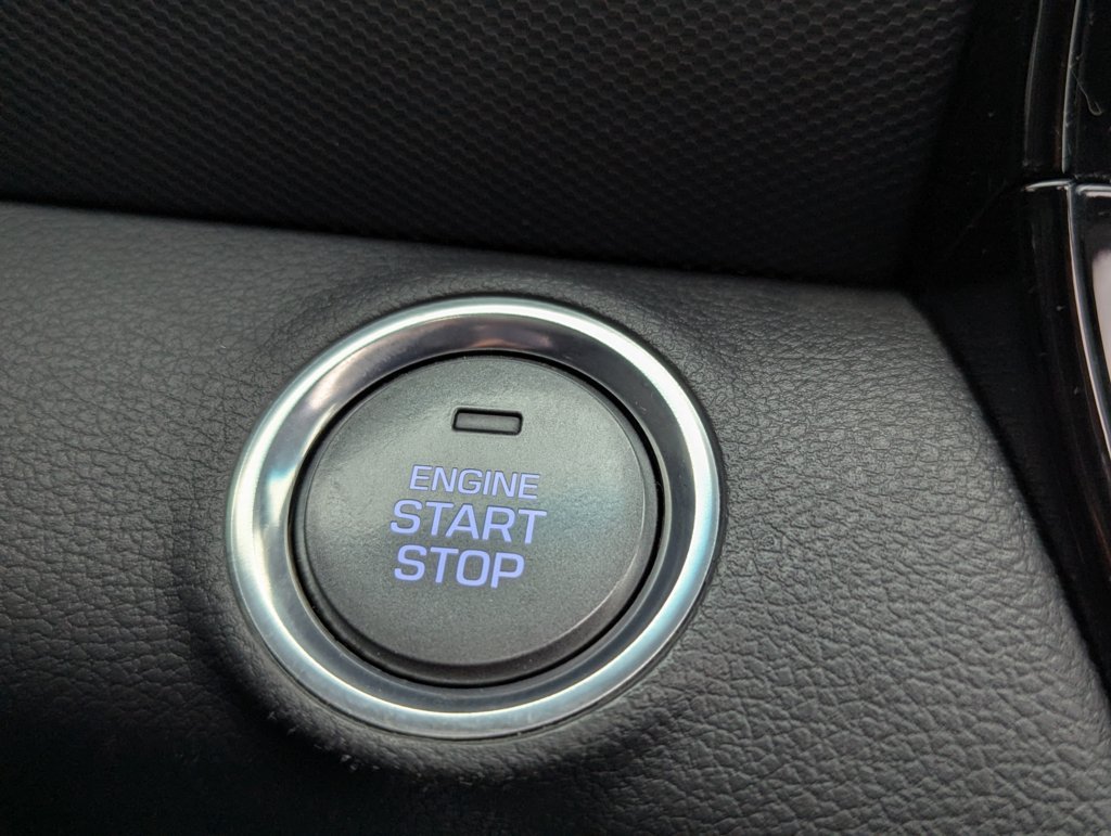 MIDCar coches ocasión Madrid HYUNDAI  iONIQ 1.6 GDI HEV Style DT Hybrido Techo corredizo  (Eléctrico, Gasolina)  Etiqueta Eco