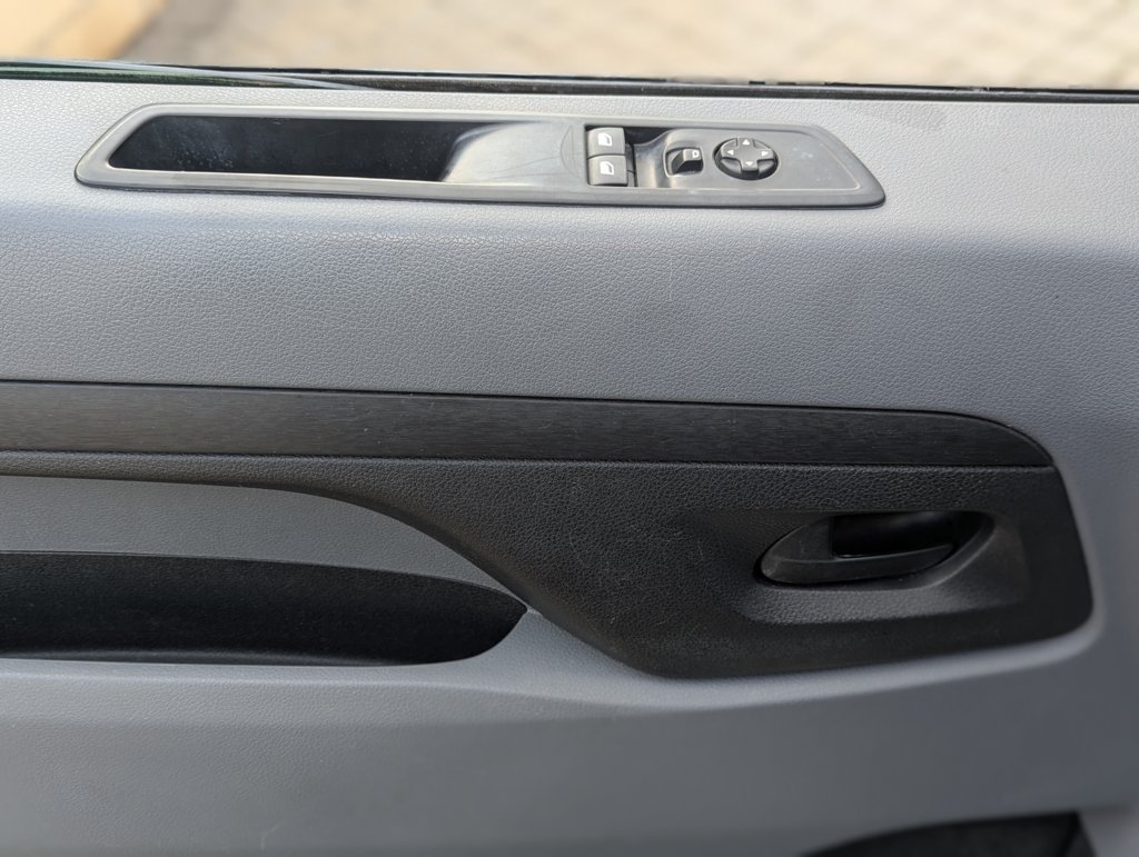 MIDCar coches ocasión Madrid Peugeot Expert 2.0BlueHdi Talla M 120Cv  Furgon Etiqueta C IVA Incl Nacional Informe carfax