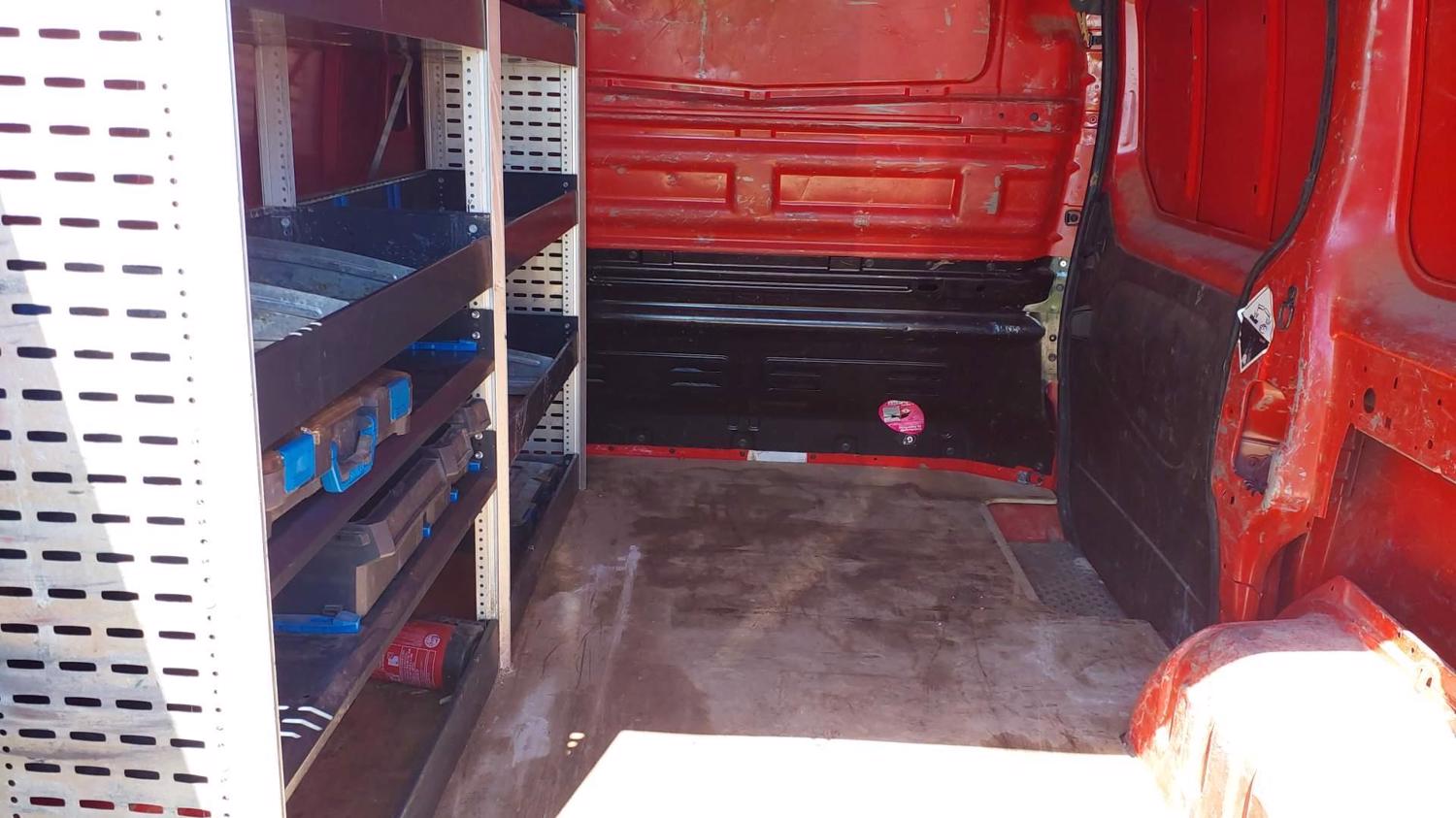 MIDCar coches ocasión Madrid Renault Trafic Furgón 27 L1H1 Energy 2.0BluedCi 120Cv Etiqueta C IVA y Garantía Incl Nacional