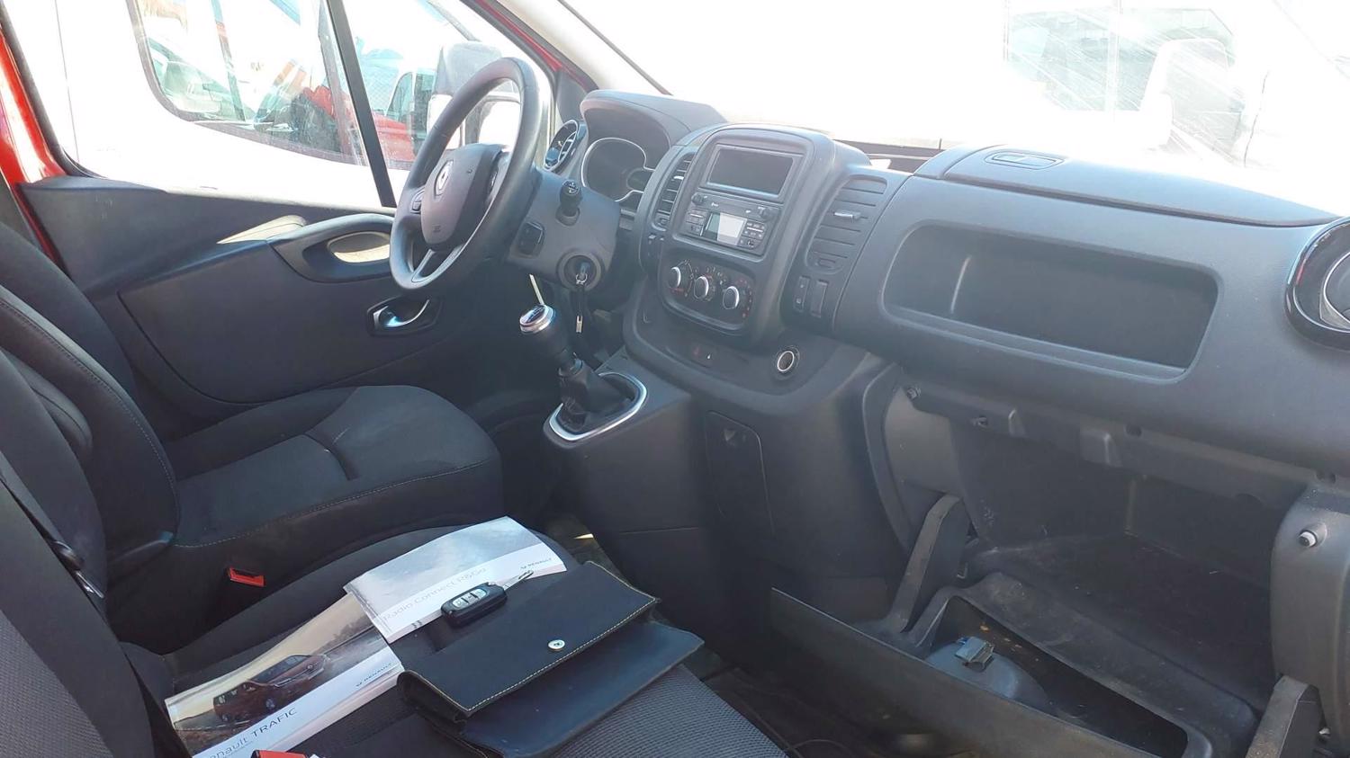 MIDCar coches ocasión Madrid Renault Trafic Furgón 27 L1H1 Energy 2.0BluedCi 120Cv Etiqueta C IVA y Garantía Incl Nacional