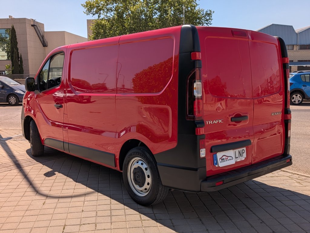 MIDCar coches ocasión Madrid Renault Trafic Furgón 27 L1H1 Energy 2.0BluedCi 120Cv Etiqueta C IVA y Garantía Incl Nacional