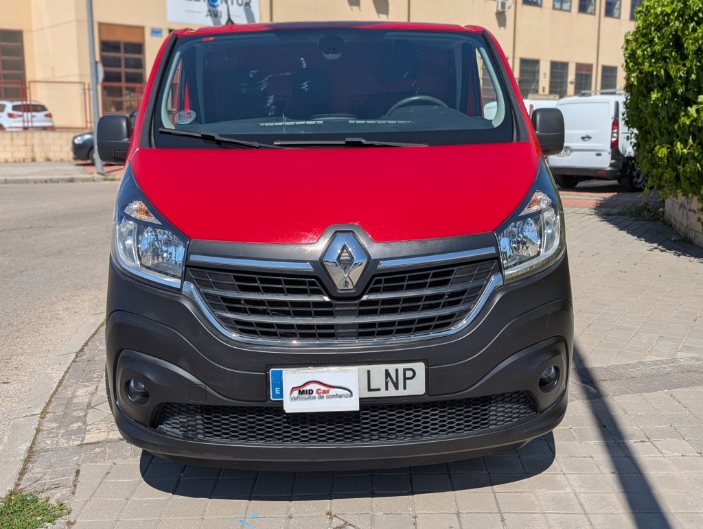 MIDCar coches ocasión Madrid Renault Trafic Furgón 27 L1H1 Energy 2.0BluedCi 120Cv Etiqueta C IVA y Garantía Incl Nacional