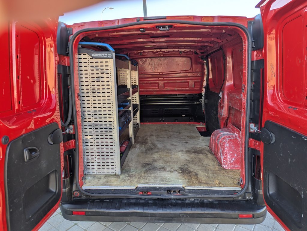 MIDCar coches ocasión Madrid Renault Trafic Furgón 27 L1H1 Energy 2.0BluedCi 120Cv Etiqueta C IVA y Garantía Incl Nacional