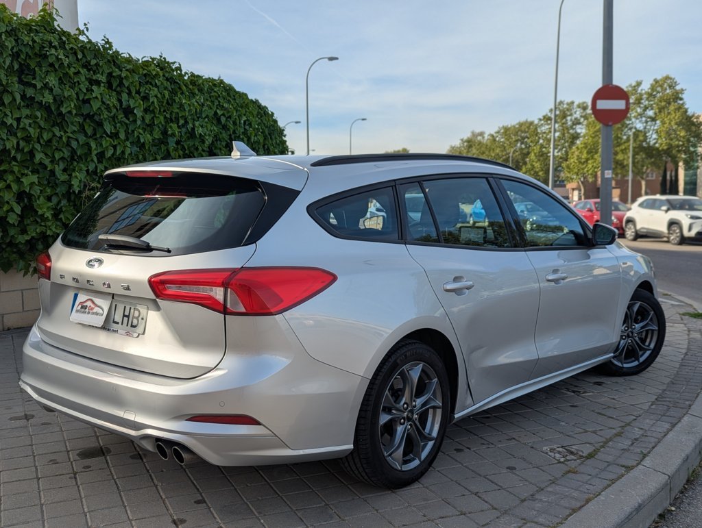 MIDCar coches ocasión Madrid Ford Focus 1.5EcoBlue ST-Line 120Cv  5 Puertas Etiqueta Medioambiental C