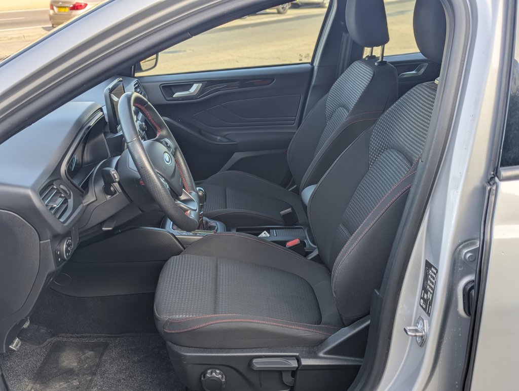 MIDCar coches ocasión Madrid Ford Focus 1.5EcoBlue ST-Line 120Cv  5 Puertas Etiqueta Medioambiental C