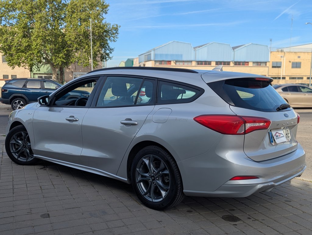 MIDCar coches ocasión Madrid Ford Focus 1.5EcoBlue ST-Line 120Cv  5 Puertas Etiqueta Medioambiental C