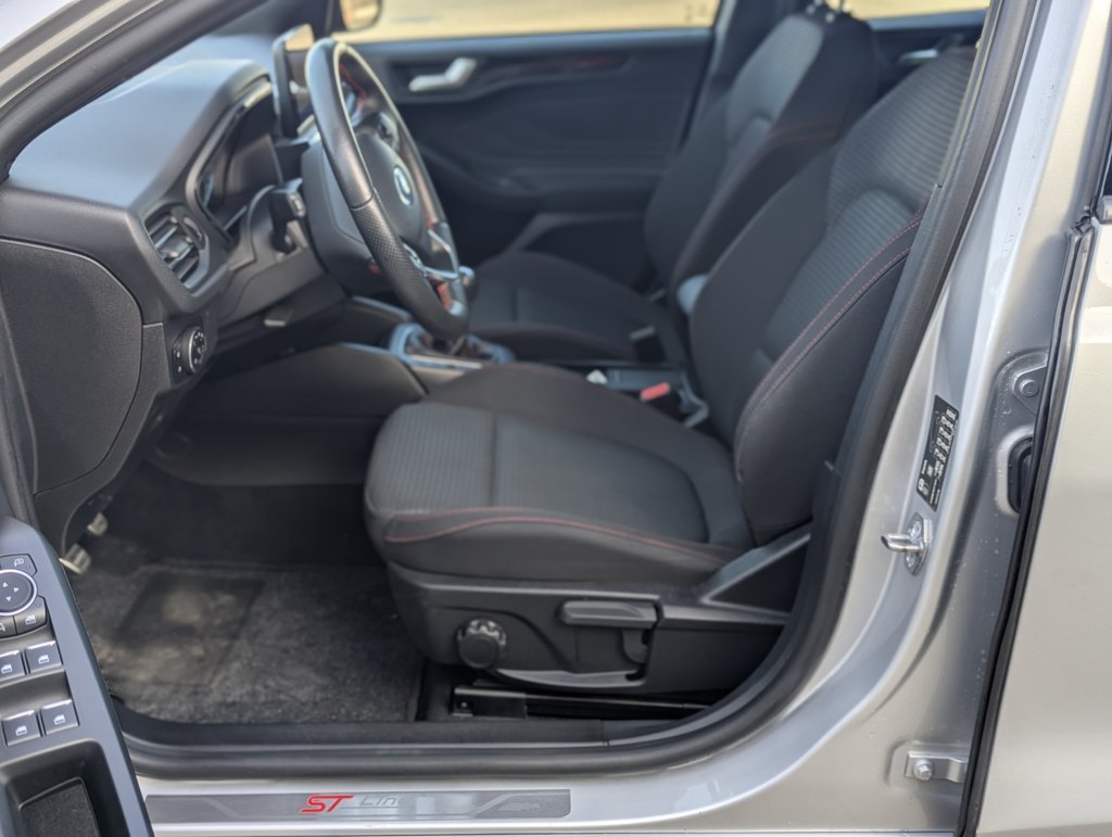 MIDCar coches ocasión Madrid Ford Focus 1.5EcoBlue ST-Line 120Cv  5 Puertas Etiqueta Medioambiental C