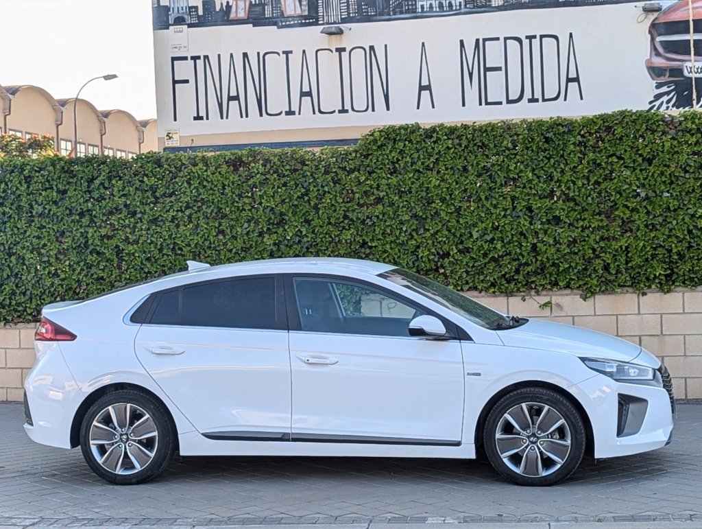 MIDCar coches ocasión Madrid HYUNDAI  iONIQ 1.6 GDI HEV Tecno DCT Hybrid