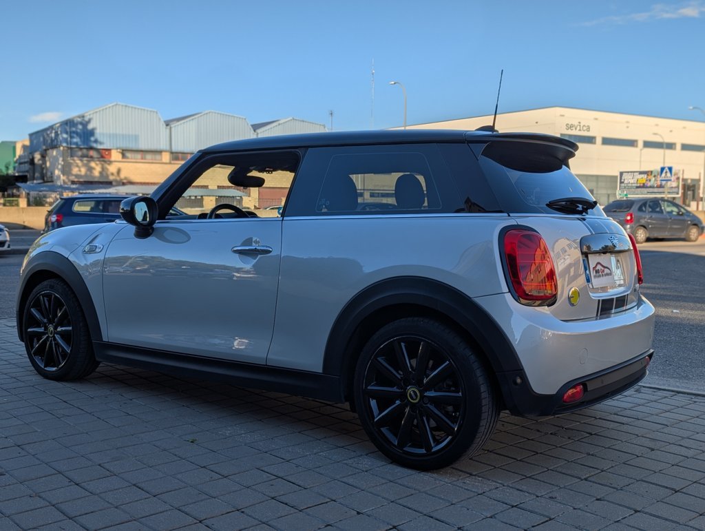 MID Car coches ocasión Madrid MINI COOPER SE 184 CV AUTOMÁTICO  100% ELÉCTRICO  ETIQUETA 0  NACIONAL