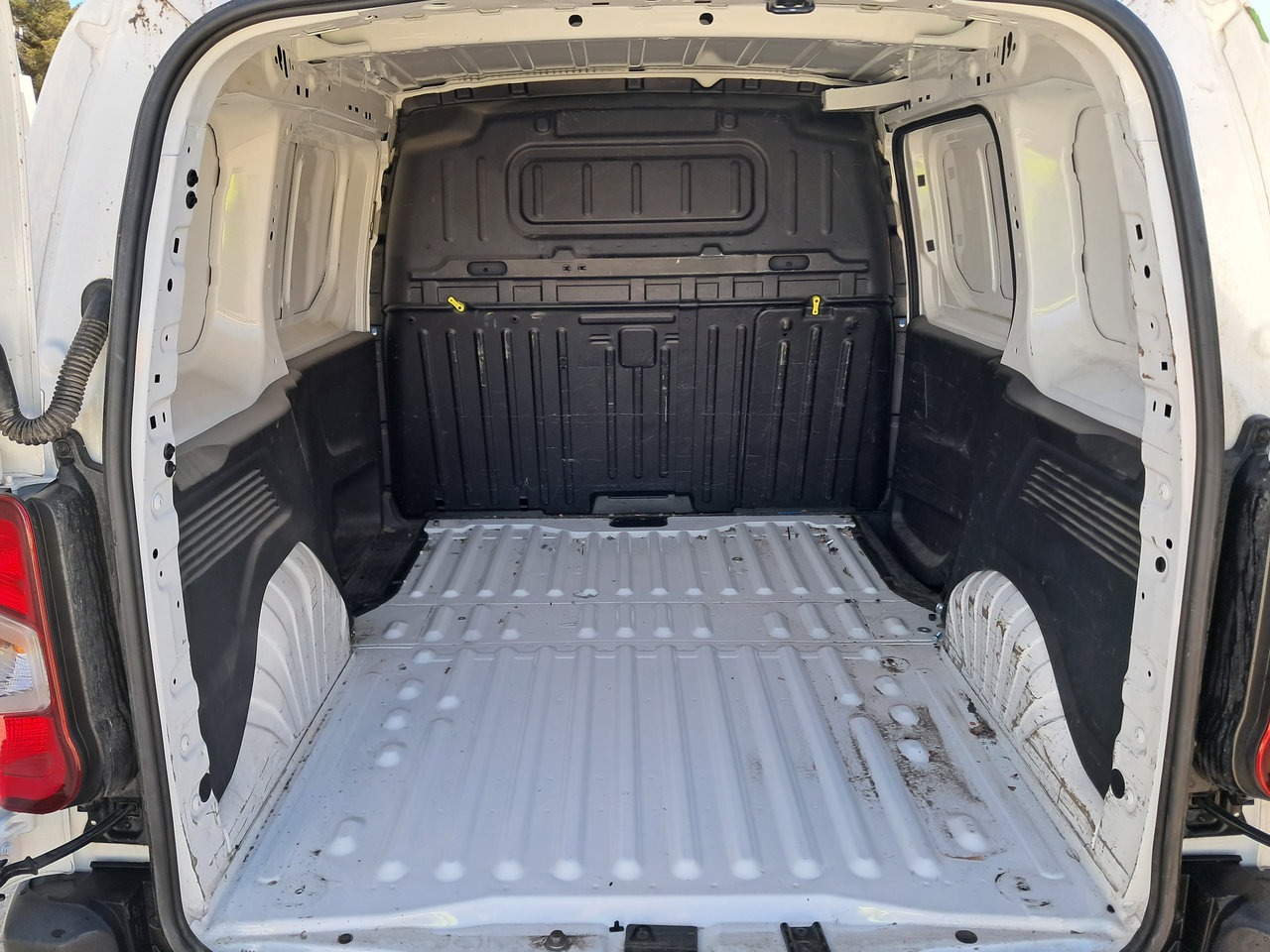 MIDCar coches ocasión Madrid Opel Combo 1.5Td SS Select 100Cv 3 Plazas Etiqueta C IVA y Garantía Incl