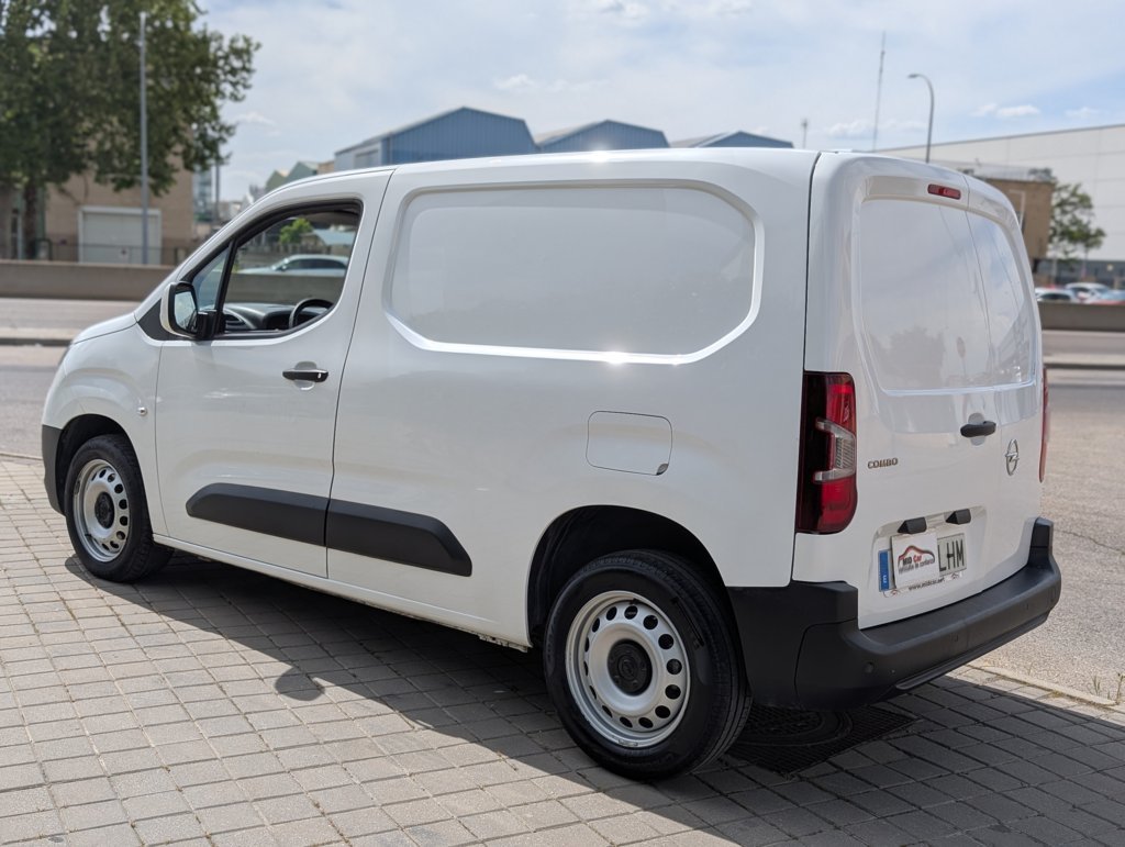 MIDCar coches ocasión Madrid Opel Combo 1.5Td SS Select 100Cv 3 Plazas Etiqueta C IVA y Garantía Incl