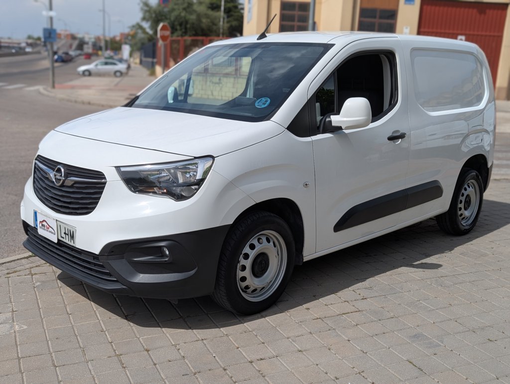 MIDCar coches ocasión Madrid Opel Combo 1.5Td SS Select 100Cv 3 Plazas Etiqueta C IVA y Garantía Incl
