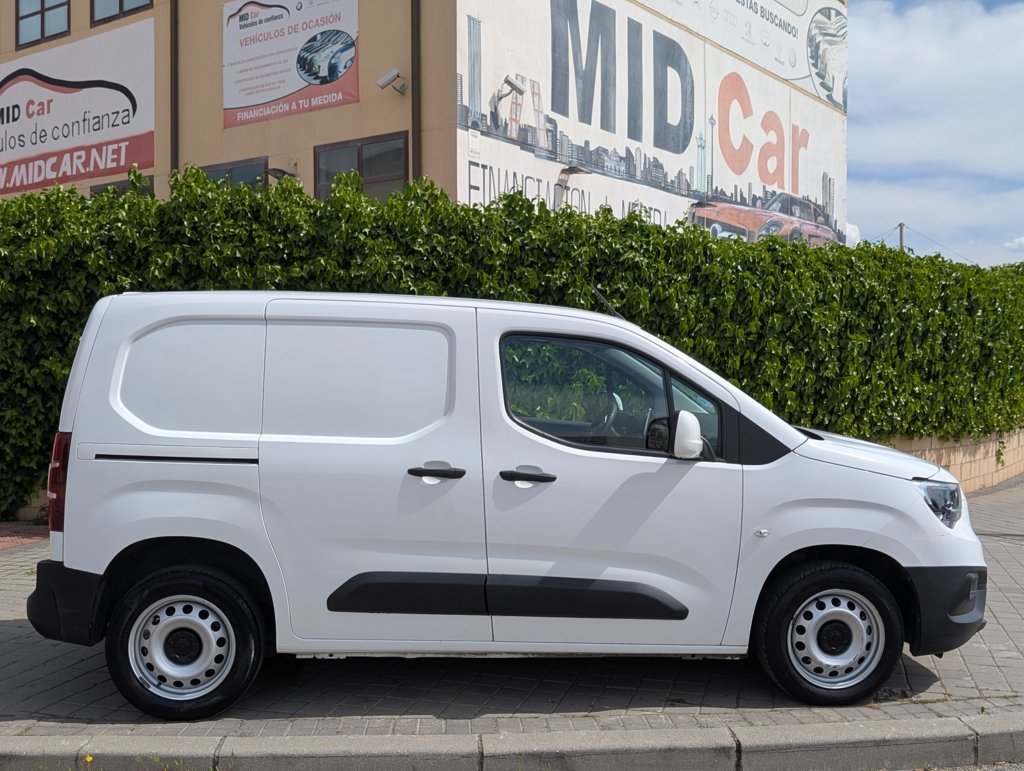 MIDCar coches ocasión Madrid Opel Combo 1.5Td SS Select 100Cv 3 Plazas Etiqueta C IVA y Garantía Incl